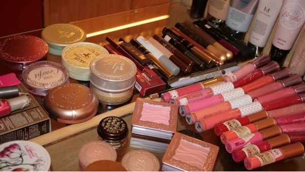 国内公司进口化妆品的具体报关通关流程有哪些？